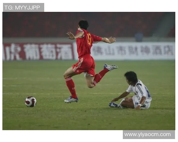 目前足球老牌球星第一人争议不断他的影响力与成就究竟如何 目前足球老牌球星第一人争议不断他的影响力与成就究竟如何