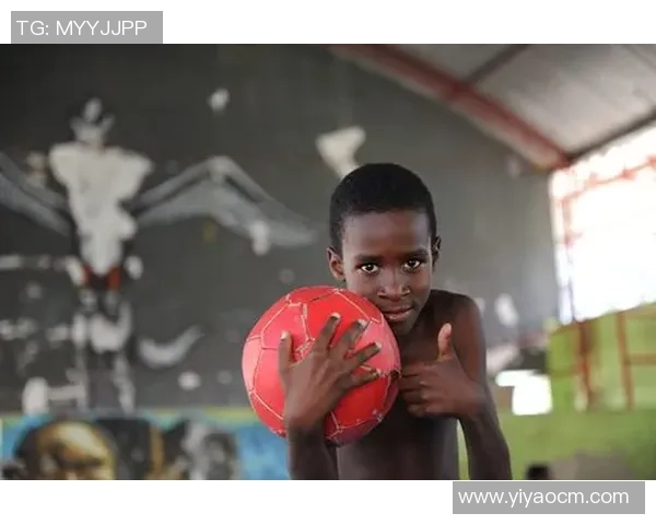 街头足球挑战赛：球星街头过招，炫技与激情的碰撞现场